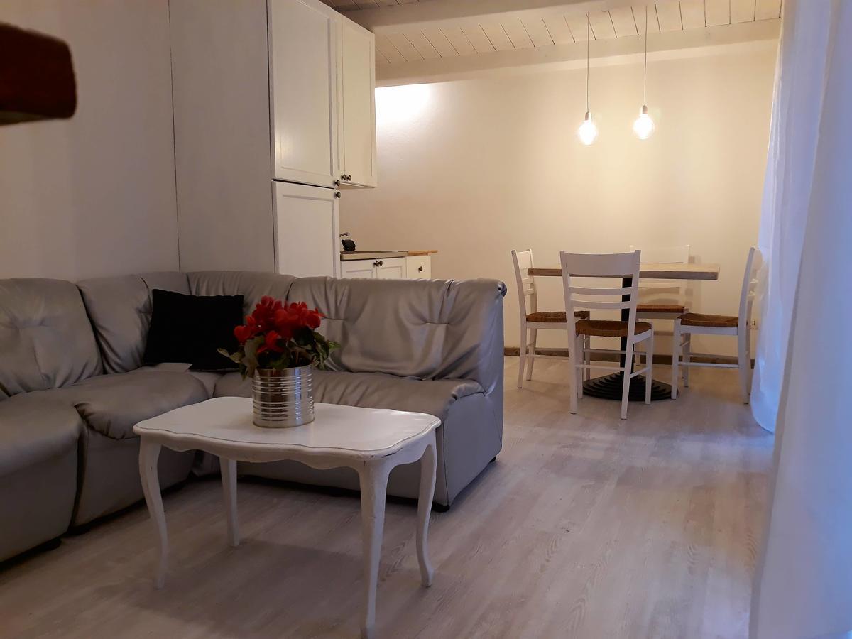 Casa Giulietta & Romeo Apartment มอนเตคคิโอ มัจจอเร ภายนอก รูปภาพ
