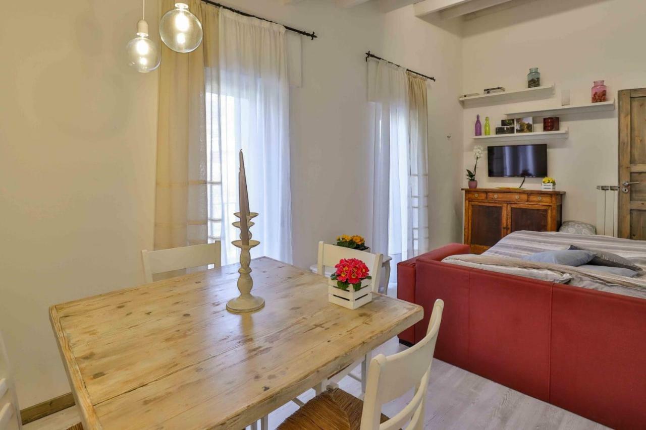 Casa Giulietta & Romeo Apartment มอนเตคคิโอ มัจจอเร ภายนอก รูปภาพ